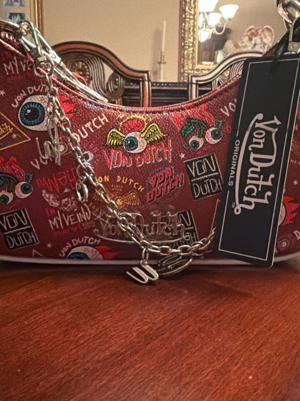 Von Dutch Red Logo Print Shoulder Bag - Picture 2 of 3